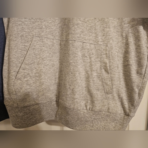 NWT Chicago Cubs lightweight hoodie.  Size:XS. - Picture 8 of 9